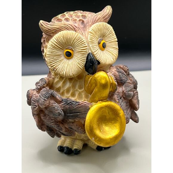 Carved Resin Owl Playing the Saxophone Cute Gift/Collectable For Your Sax Player - Picture 6 of 7